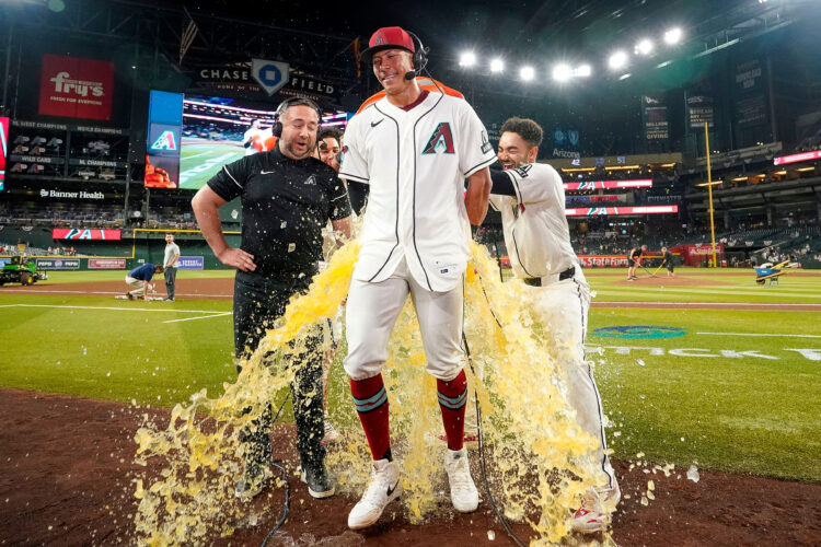 Diamondbacks 3B Jose Fernandez becomes 7th MLB player since 1900 with 2 homers in debut